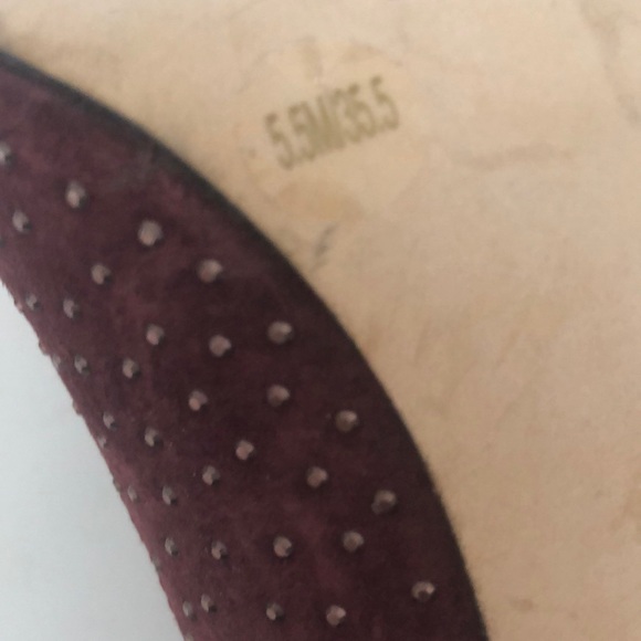 BCBG 5.5 High heel Burgundy Wine Suede Platform Studs Detail Excellent Condition - Picture 9 of 12